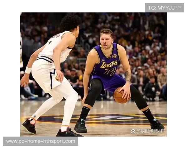 东契奇高难度抛投得手，全场惊呼连连